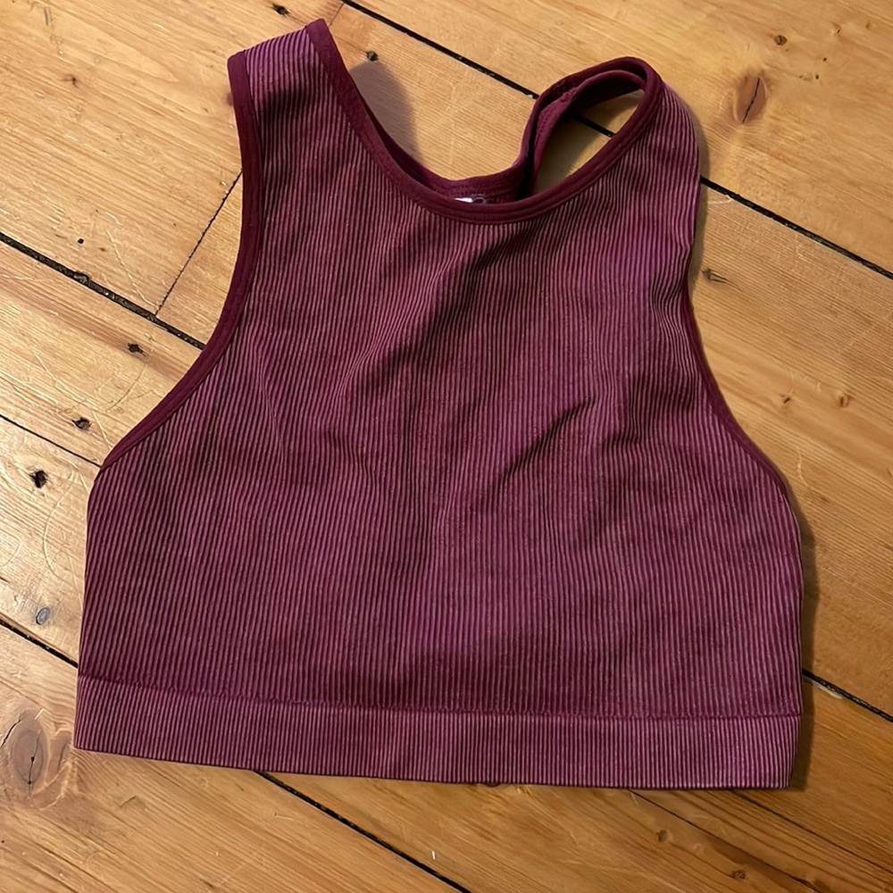 Seamless fitted ribbed crop top